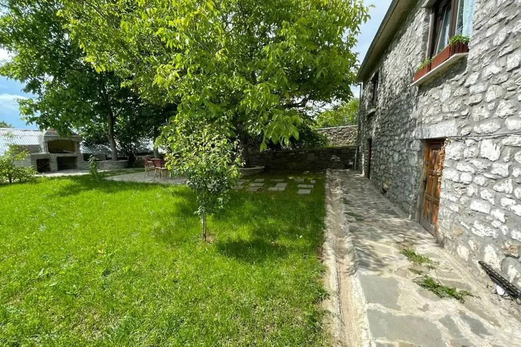 Bujtina Cakuli, Rehove - Erseke Villa